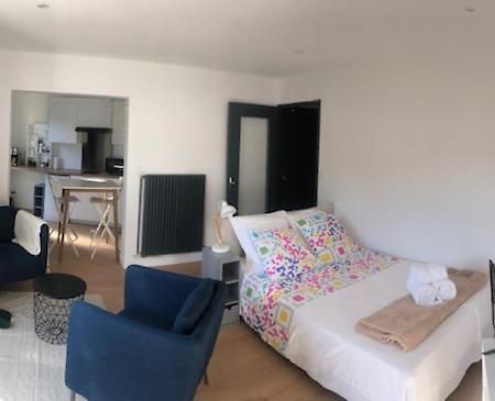 Rond Point Studio Cosy Et Central Avec Balcon Σαιντ-Ετιέν Εξωτερικό φωτογραφία
