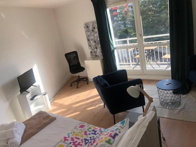 Rond Point Studio Cosy Et Central Avec Balcon Σαιντ-Ετιέν Εξωτερικό φωτογραφία